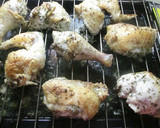 Foto del paso 2 de la receta: Pollo asado en la parrilla del horno