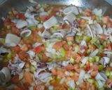 Foto del paso 2 de la receta: Fideos con costilla y marisco