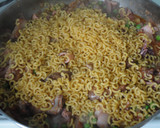 Foto del paso 6 de la receta: Fideos con costilla y marisco