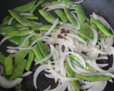 Foto del paso 2 de la receta: Fideos con gambas y judías