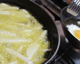 Foto del paso 2 de la receta: Papas fritas con huevo frito