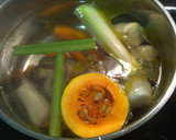 Foto del paso 2 de la receta: Caldo de verduras casero con jamón