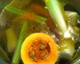 Foto del paso 3 de la receta: Caldo de verduras casero con jamón