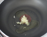 Foto del paso 1 de la receta: Huevos rellenos de gambas
