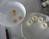 Foto del paso 3 de la receta: Huevos rellenos de gambas