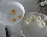 Foto del paso 3 de la receta: Huevos rellenos de gambas