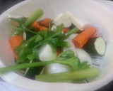 Foto del paso 2 de la receta: Caldo de pollo curativo