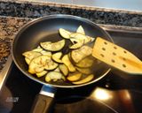 Foto del paso 2 de la receta: Tortilla de berenjena y espinacas