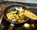 Foto del paso 2 de la receta: Tortilla de berenjena y espinacas