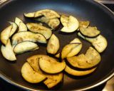 Foto del paso 3 de la receta: Tortilla de berenjena y espinacas