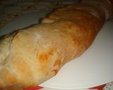 Foto del paso 3 de la receta: Pizza rellena arrollada