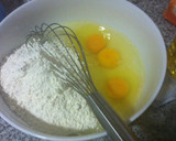 Foto del paso 2 de la receta: Bizcocho de yogur fácil