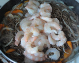 Foto del paso 5 de la receta: Soba noodles con langostinos