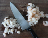 Foto del paso 3 de la receta: Piquillos rellenos de gambas y surimi