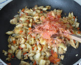 Foto del paso 4 de la receta: Berenjenas rellenas de mejillones en salsa de cúrcuma