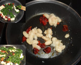 Foto del paso 4 de la receta: Tortilla de acelgas y alubias con chorizo