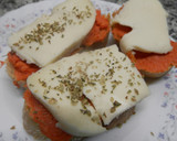 Foto del paso 4 de la receta: tostada de sobrasada con queso cremoso y oregano