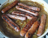 Foto del paso 6 de la receta: Longanizas frescas con gravy de cebollas