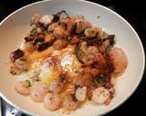 Foto del paso 3 de la receta: Pulpo con gambas al ajillo