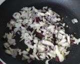 Foto del paso 1 de la receta: Cazuela de nabizas con huevos y txistorra