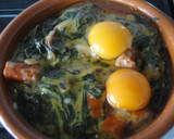 Foto del paso 7 de la receta: Cazuela de nabizas con huevos y txistorra