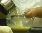 Foto del paso 2 de la receta: Crema pastelera tradicional italiana