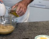Foto del paso 1 de la receta: Magdalenas con harina integral