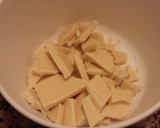 Foto del paso 3 de la receta: Barquillos cubiertos de chocolate blanco