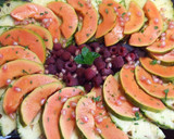 Foto del paso 4 de la receta: Piña y papaya con frambuesas y crema de coco