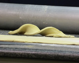 Foto del paso 4 de la receta: Lacitos de hojaldre