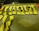 Foto del paso 5 de la receta: Lacitos de hojaldre
