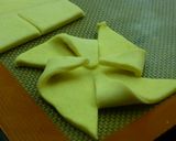 Foto del paso 2 de la receta: Hojaldre rosas y crema