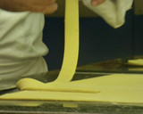 Foto del paso 1 de la receta: Canutillos de hojaldre con crema pastelera