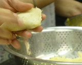 Foto del paso 4 de la receta: Masa de samosa con relleno