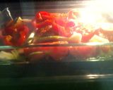 Foto del paso 2 de la receta: Salmón al horno con cebolla y tomate