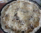 Foto del paso 7 de la receta: Quiche de pollo, puerros y tomates secos
