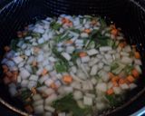 Foto del paso 1 de la receta: Tortilla vienesa con tallos de acelga y verduras al cilantro