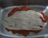 Foto del paso 2 de la receta: Castañeta rellena de gambas y huevo
