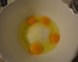 Foto del paso 2 de la receta: Bizcocho de ricotta y frutas confitadas