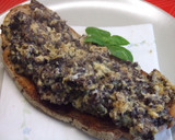 Foto del paso 4 de la receta: Tosta de revuelto de morcilla