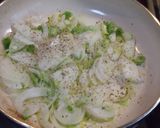 Foto del paso 5 de la receta: Pastel hojaldrado de gallina