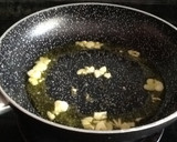Foto del paso 2 de la receta: Galeras fritas con ajos