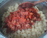 Foto del paso 4 de la receta: Macarrones con butifarra y salsa de tomate con vermut y chocolate