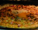 Foto del paso 7 de la receta: Pizza con picadillo, salsa barbacoa y huevo frito