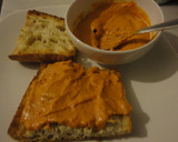 Foto del paso 2 de la receta: Tostas variadas con crema de escalibada