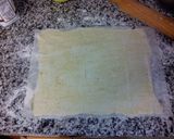Foto del paso 4 de la receta: Enlazado hojaldrado de carne y verduras