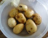 Foto del paso 1 de la receta: Gajos de patata con orégano y pimentón