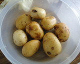Foto del paso 1 de la receta: Gajos de patata con orégano y pimentón