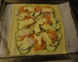 Foto del paso 4 de la receta: Coca de verduras asadas y queso