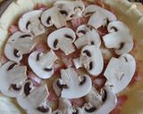 Foto del paso 4 de la receta: Tarta de champiñones, bacon y tomatitos cherry